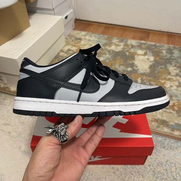Youth Sz 7Y (Euro Sz 40) Nike Dunk Low Georgetown Shoes Wolf Grey/Dark Obsidian - Picture 8 of 16